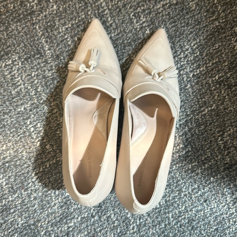 Great condition banana republic heels- worn once